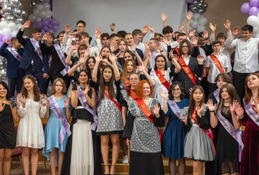 В Реутове прозвенели последние звонки для девятиклассников