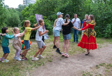 В Реутове прошел праздник «День соседей» в Каштановом сквере