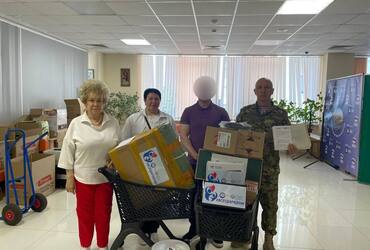 Очередной гуманитарный груз из Реутова ушел с теплыми пожеланиями детей на передовую