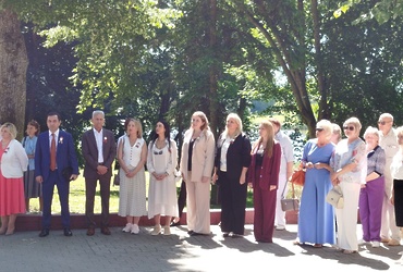 Делегация из Реутова передала поздравления городу‑побратиму