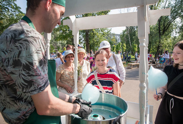 Семейный праздник в Реутове собрал горожан в парке «Фабричный пруд»