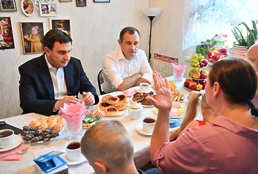 В Реутове навестили семью участника СВО, признанного без вести пропавшим