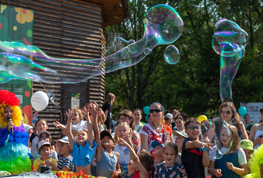 «Ночь в парке»: жители Реутова окунутся в атмосферу искусства, музыки и волшебства