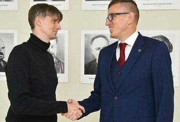 Врач из Реутова помог спасти 6‑летнюю пассажирку на борту самолета