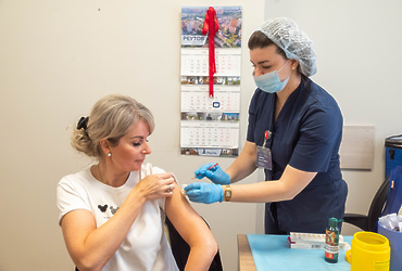 Сотрудники администрации Реутова прошли вакцинацию от гриппа на рабочем месте