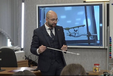 Учитель физики из Реутова вышел в финал всероссийского конкурса «Учитель года‑2025»