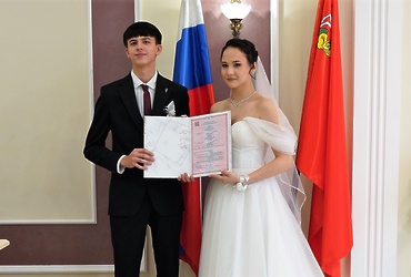 В Реутове поздравили с большим праздником семью участника СВО