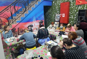 В Реутове возрождают древнее искусство пижемской росписи