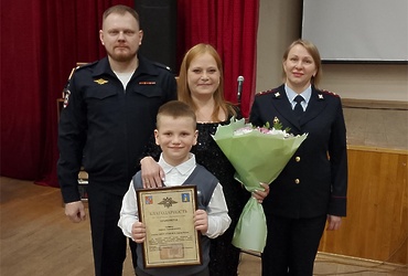 Юный герой из Реутова: школьник спас потерявшуюся на улице девочку