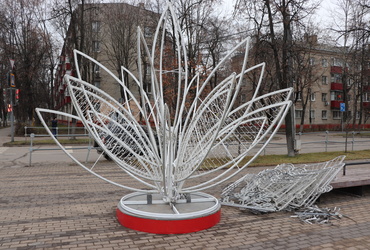 Новогодние лотосы украсят Реутов к празднику