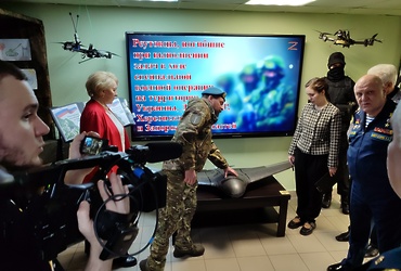 Реутовские депутаты посетили экспозицию «Сыны Отечества» в городском музее