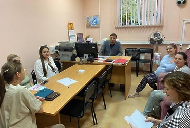 «Школа мам» в Реутове: психолог рассказал будущим родителям о борьбе со страхами