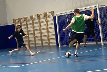 Турнирные таблицы 1 и 2 подгруппы по футзалу